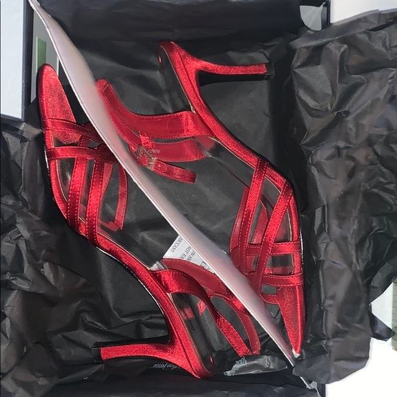 Red Strappy Sandals 👠😍♥️ - Picture 6 of 7